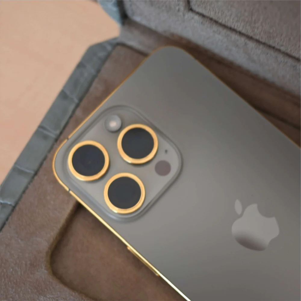 iPhone 15 Pro 256GB Chapado en oro de 24 quilates - Titanio natural